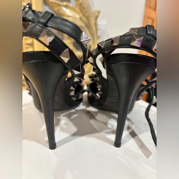 Valentino Garavani Rockstud Ankle Strap Pumps 100MM, Size: 37.5 - Picture 13 of 16